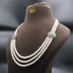 Majestic Green Stone Side Brooch Necklace - Image 3