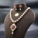 Simple Pendant Pearl Necklace - Image 3