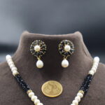 Classic Simple Black Pendant Pearl Necklace - Image 6