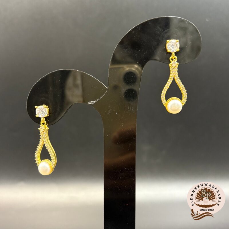 Pearl Hanging Earrings