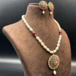 Elegant Pendant Pearl Necklace - Image 2