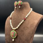 Elegant Pendant Pearl Necklace - Image 3