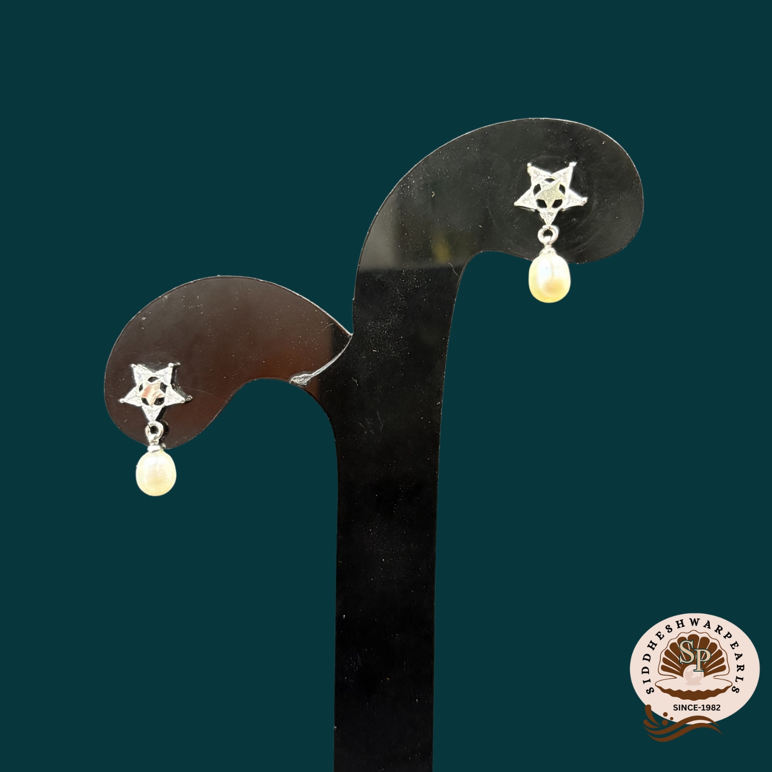 hpe11 Pearl Hanging Earrings