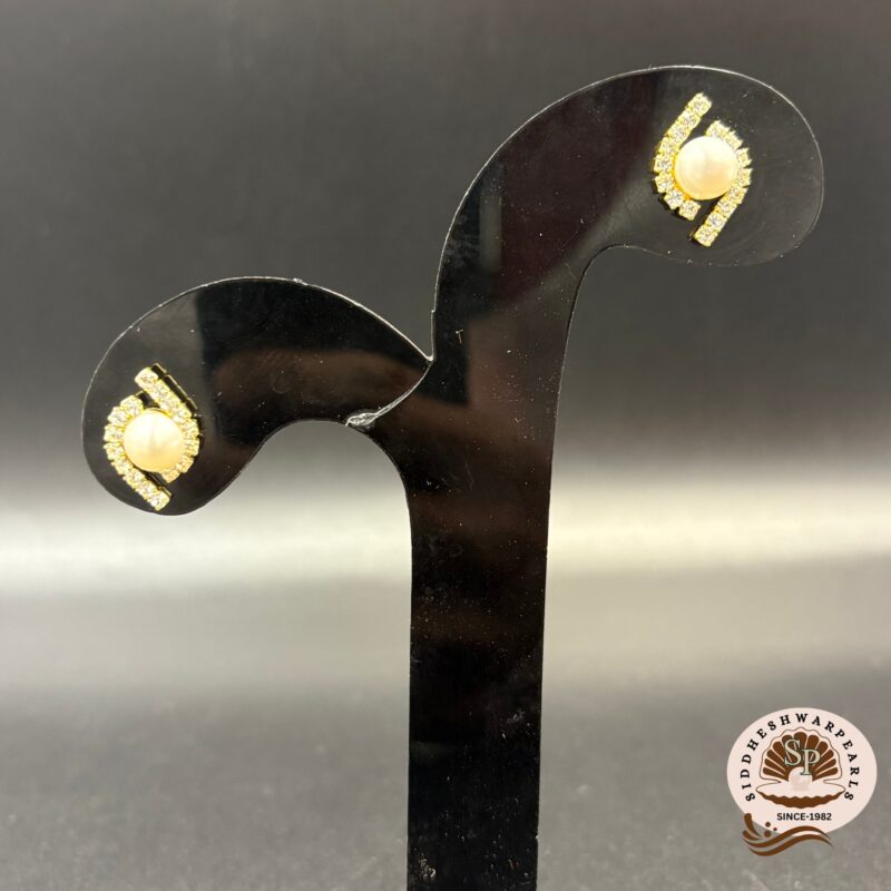 Stud Pearl Earrings