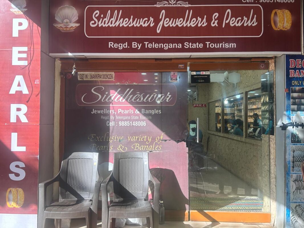 How to Buy Pearls in Charminar