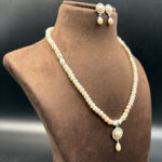 Simple Pendant Pearl Necklace - Image 2