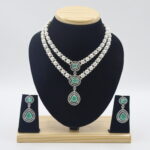 Emerald Pendant Button Pearls Necklace - Image 2