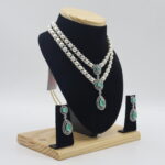 Emerald Pendant Button Pearls Necklace - Image 4