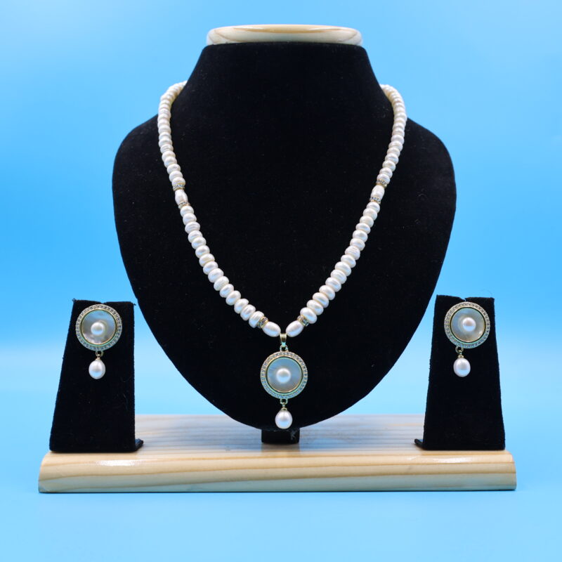 pearl necklace