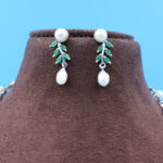 Emerald Stone Pearl necklace - Image 6