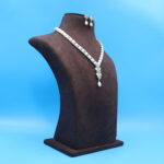 CZ Emerald Button pearl necklace - Image 3