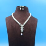 CZ Emerald Button pearl necklace - Image 4