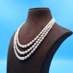 Three Layer Gradation Pearl Necklace - Image 3