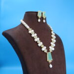 Emerald Pendant Button Pearl Necklace - Image 4