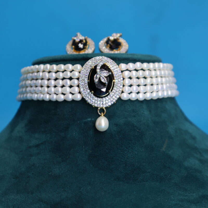 Pearl Choker