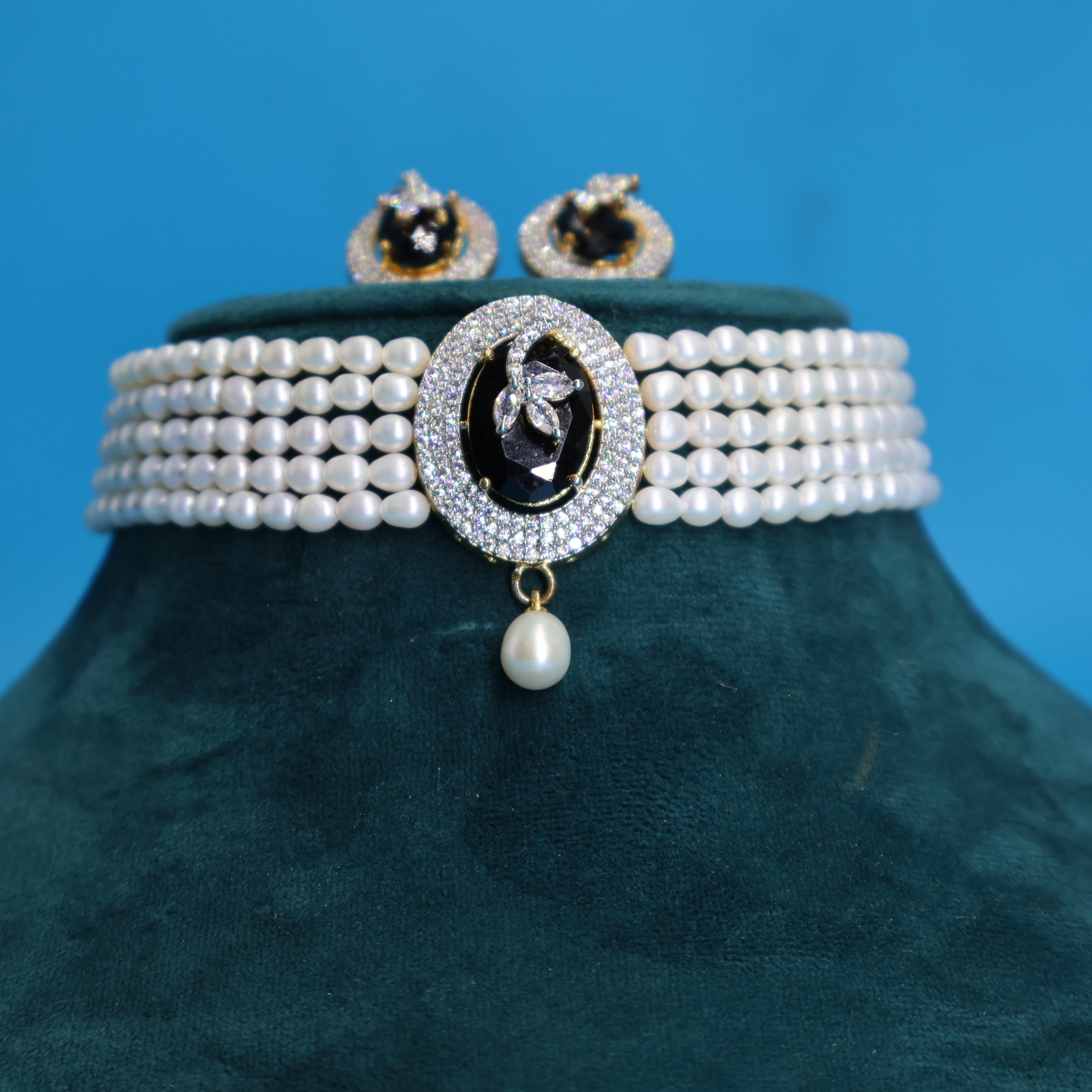Pearl Choker