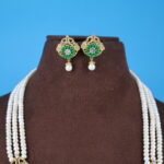Side Brooch Pearl Necklace - Image 4