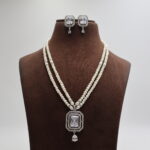 AD Stone Pendant Pearl Necklace - Image 2