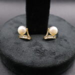 Lustrous Curve Pearl Earrings - Image 5