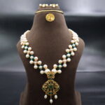 Royal Emerald Pearl  Necklace - Image 2