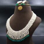 Emerald Grace Pearl Necklace Set - Image 3