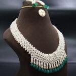 Emerald Grace Pearl Necklace Set - Image 4