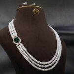 Emerald Pendant Side Brooch Pearl Necklace - Image 3