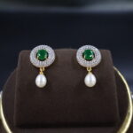 Emerald Pendant Side Brooch Pearl Necklace - Image 5