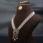 The Royal Pendant Pearl Necklace Set - Image 4