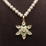 Single-Strand Pendant Pearl Necklace - Image 4