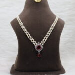 Central Red Stone Pearl Necklace - Image 2