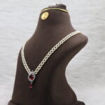 Central Red Stone Pearl Necklace - Image 3