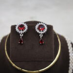 Central Red Stone Pearl Necklace - Image 4