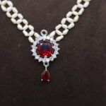 Central Red Stone Pearl Necklace - Image 5