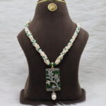 rich green stones & majestic design Pearl Necklace - Image 2