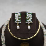 rich green stones & majestic design Pearl Necklace - Image 4